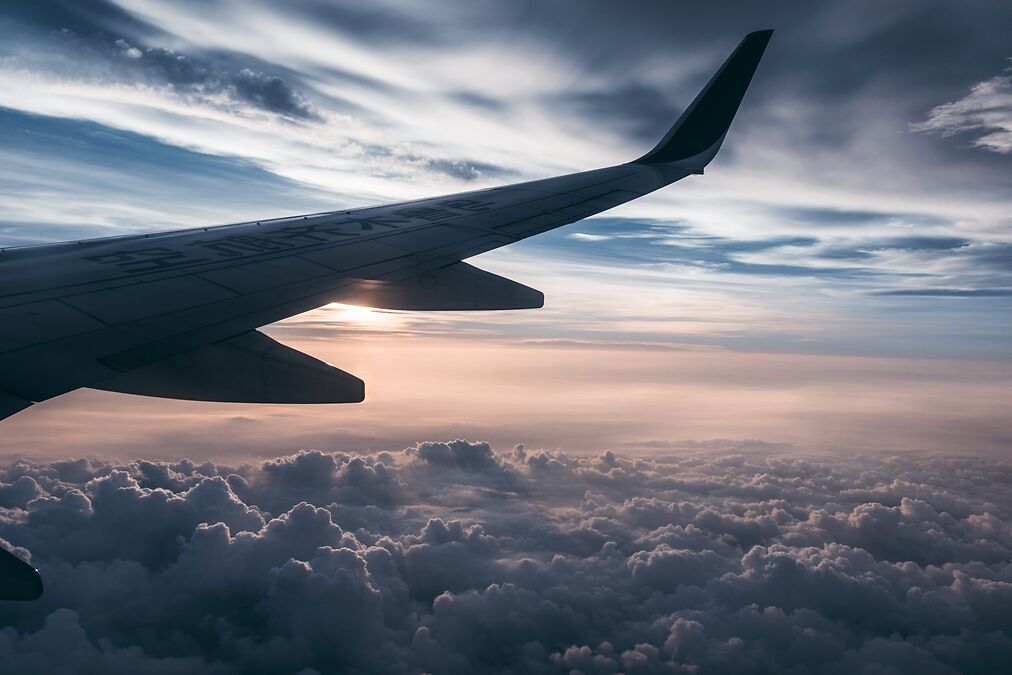 emirates.flight.wing.m